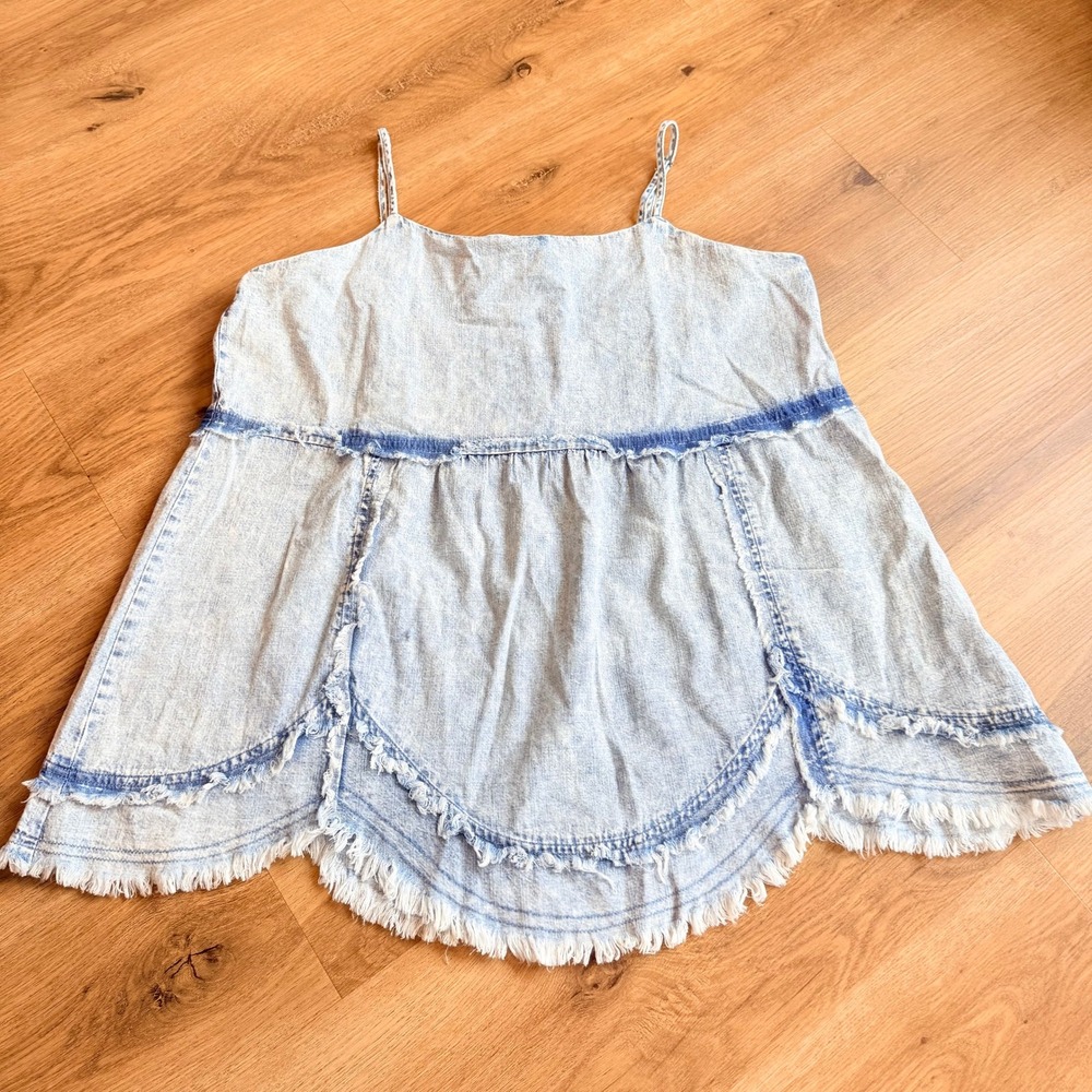 NWT New In Denim Babydoll Top Light Wash‎ Raw Fringe Hem Size Large